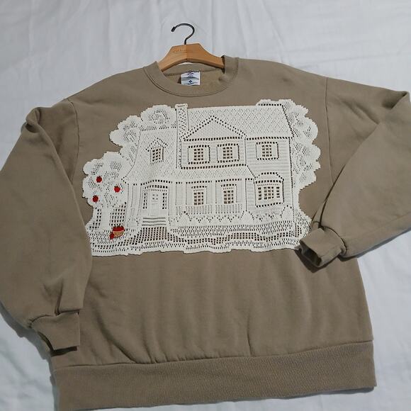 Jerzees Large Tan APPLE THEMED Sweatshirt Lace House Appliqué HANDMADE cot/poly - Picture 1 of 11